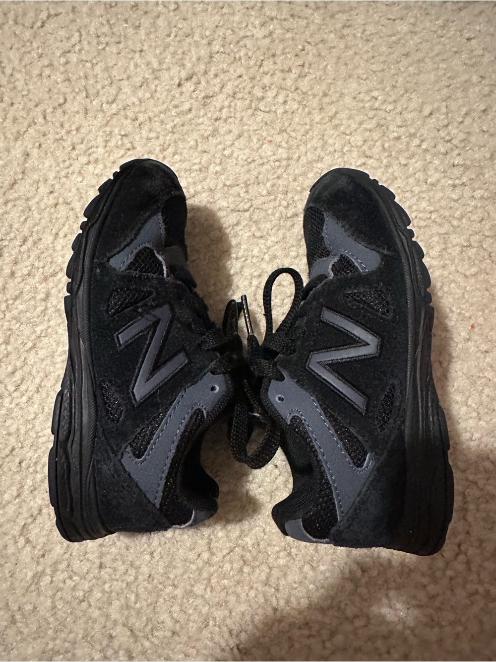 New Balance Kids Black and Dark Gray Sneakers - Picture 8 of 8